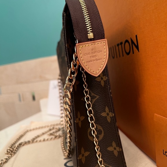 SOLD Louis Vuitton Monogram Discontinued Toiletry 26 - Picture 4 of 17